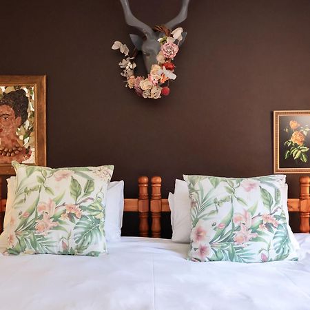 The Gate Guesthouse คลาเรนส์ ภายนอก รูปภาพ