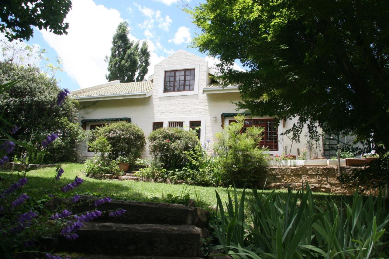 The Gate Guesthouse คลาเรนส์ ภายนอก รูปภาพ