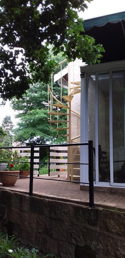 The Gate Guesthouse คลาเรนส์ ภายนอก รูปภาพ